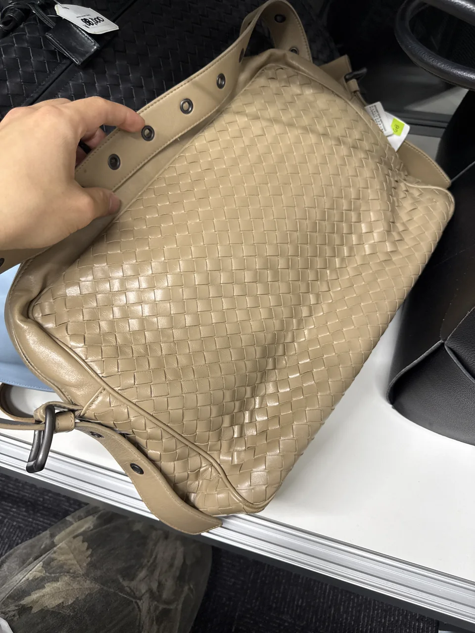 BOTTEGA VENETA INTRECCIATO SHOULDER BAG (BEIGE) view 3