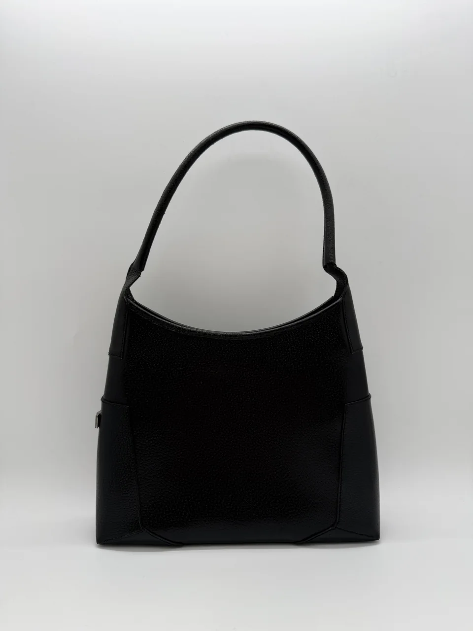 SALVATORE FERRAGAMO SHOULDER BAG (BLACK) hover