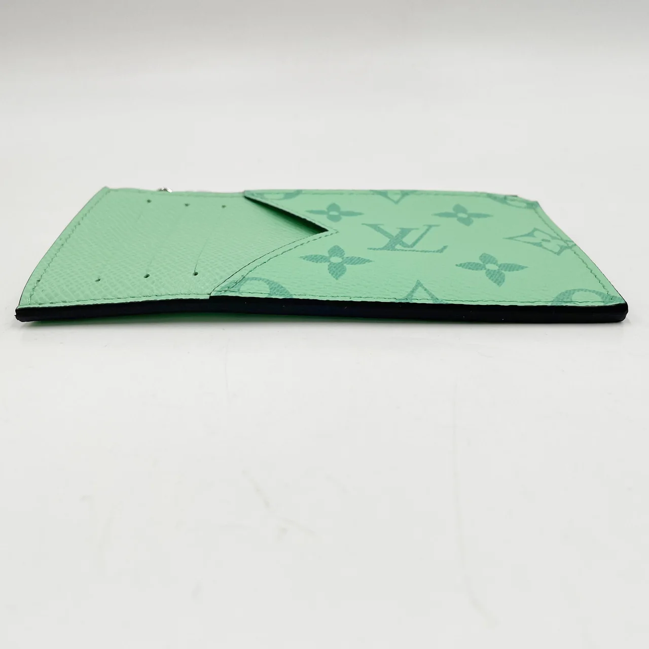 LV TAIGARAMA COIN CARD HOLDER (MINTY GREEN) view 3