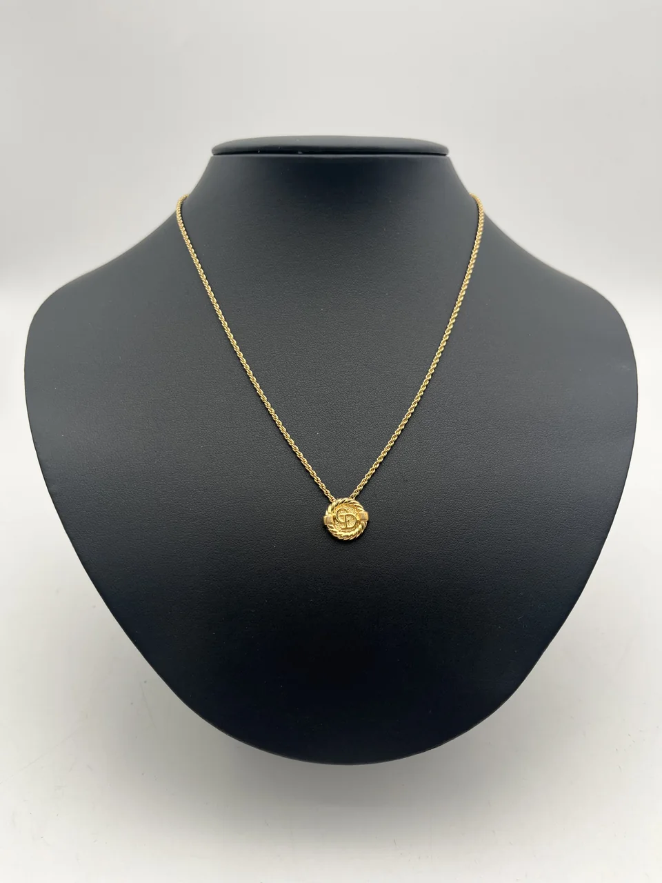 DIOR NECKLACE
