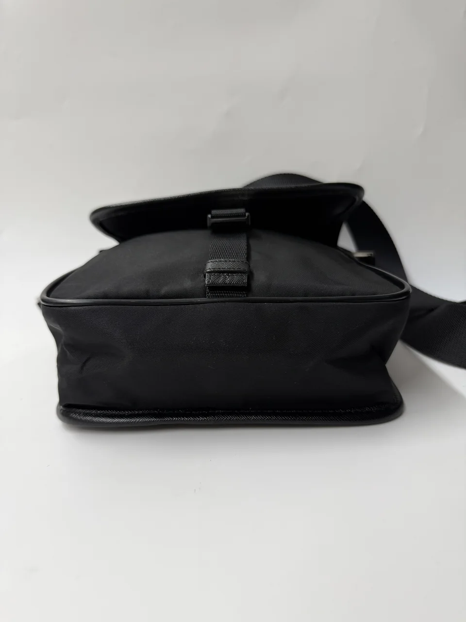 PRADA NYLON SHOULDER BAG (BLACK) view 5