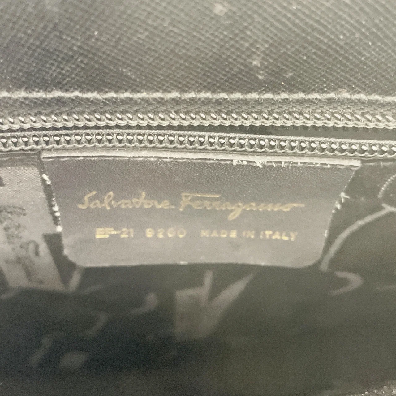 SALVATORE FERRAGAMO GANCINI TOTE BAG (BLACK) view 4