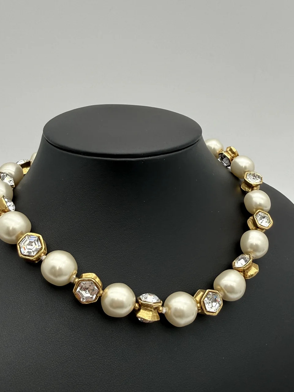 CHANEL NECKLACE view 3