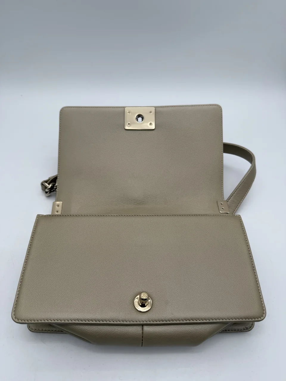CHANEL LE BOY view 15
