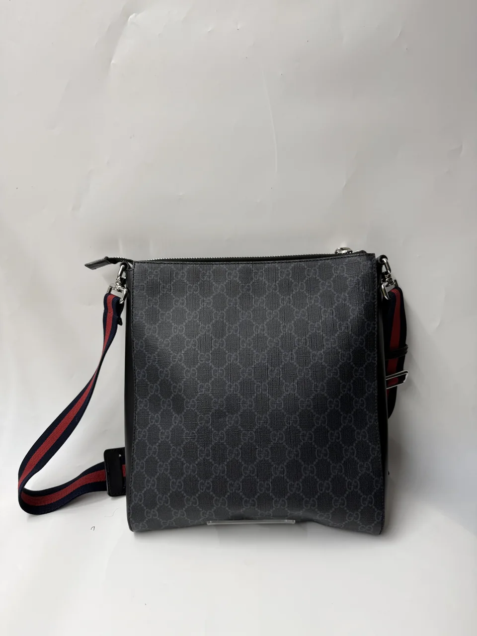 GUCCI GG SUPREME SHOULDER BAG hover