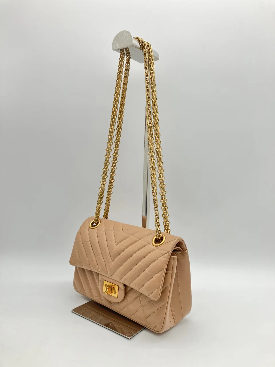 CHANEL CHEVRON 2.55 DOUBLE FLAP view 3