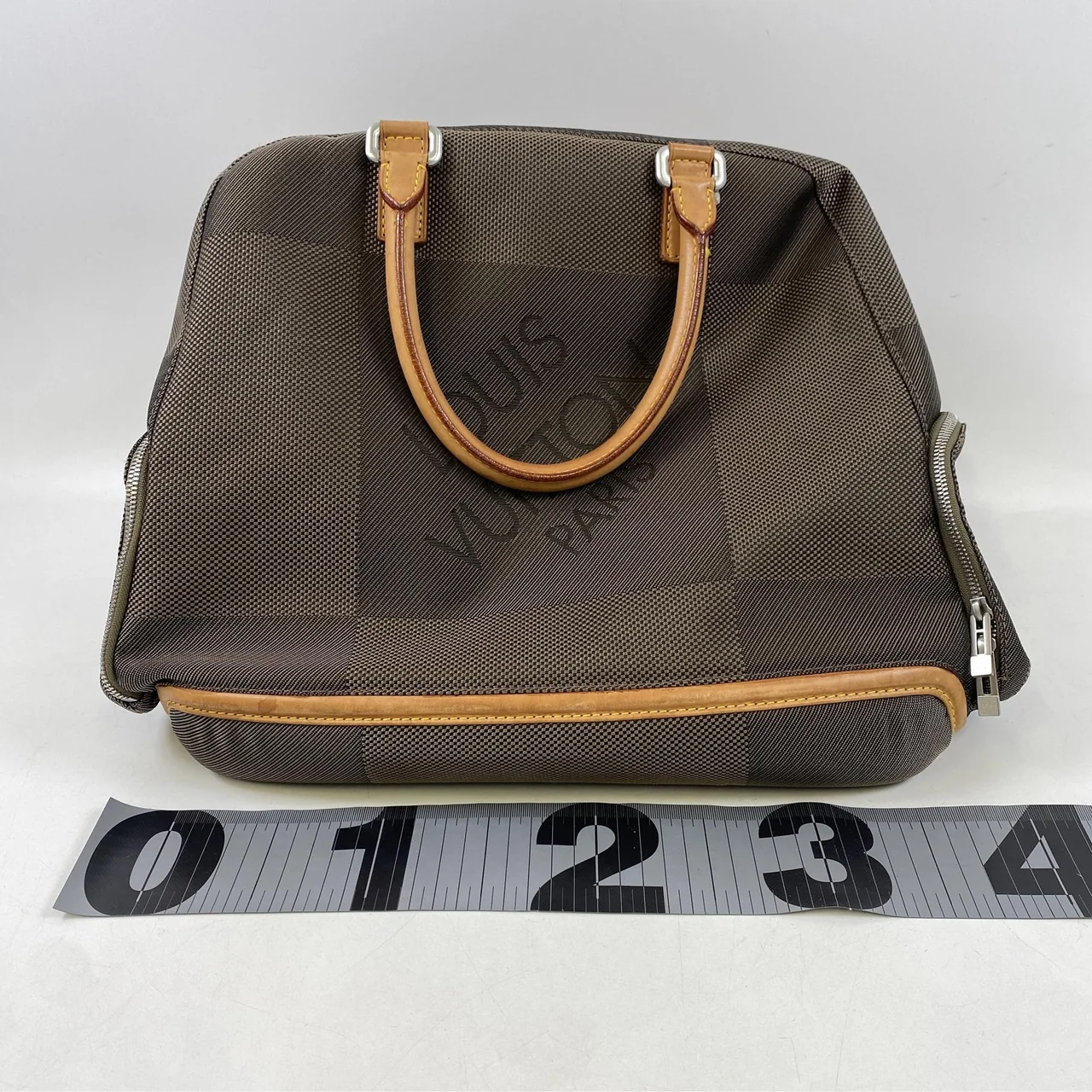 LV DAMIER JEANT AVENTURIER view 8