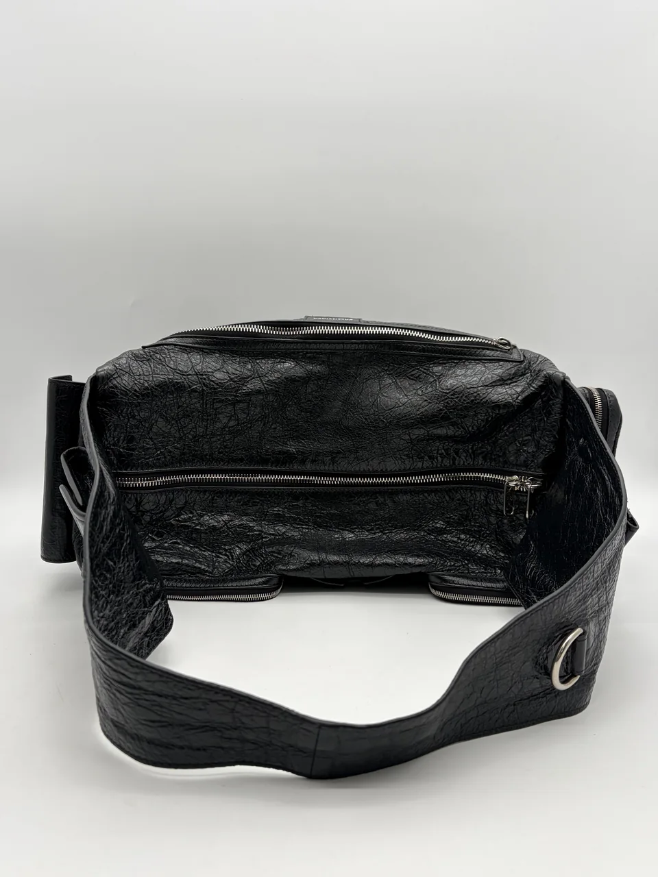 BALENCAIGA SUPER BUSY LEATHER SHOULDER BAG (BLACK) view 7