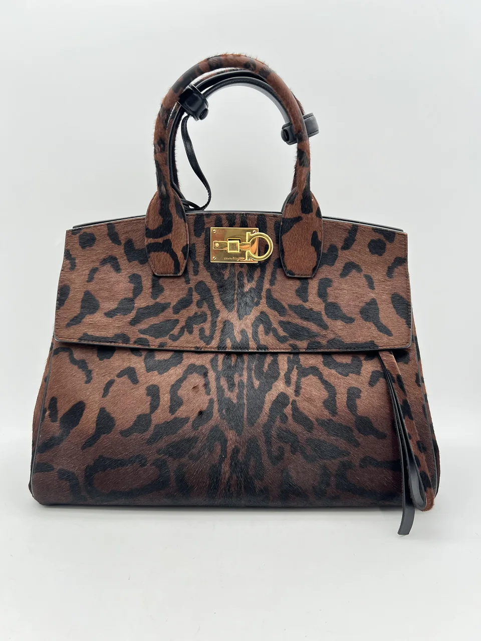 SALVATORE FERRAGAMO GANCINI STUDIO (BROWN) view 3