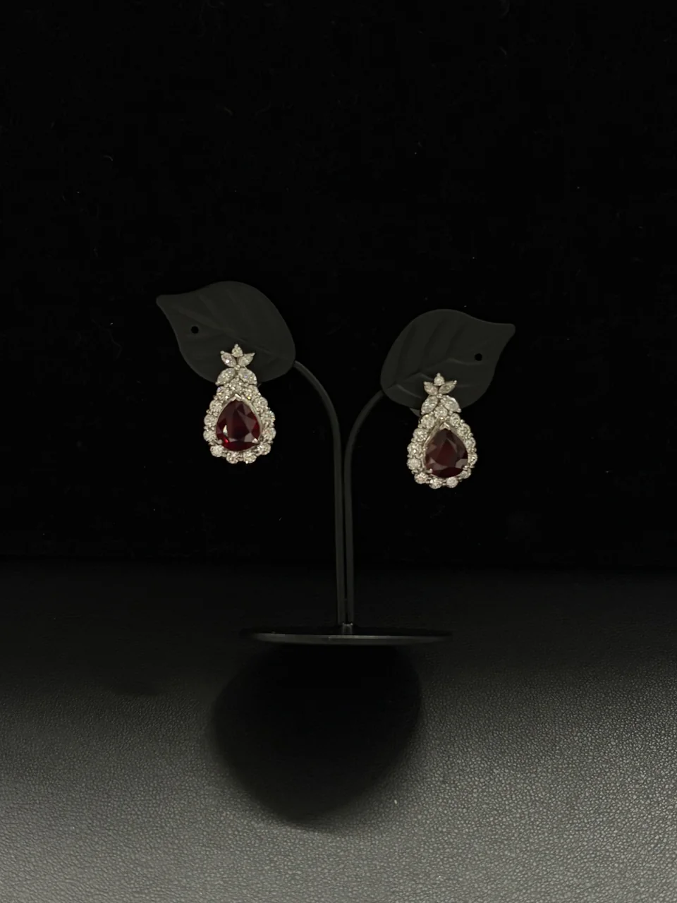 PT900 PIGEON BLOOD RUBY EARRINGS R3.08/2.97CTS D1.2CTS*2 12.7G