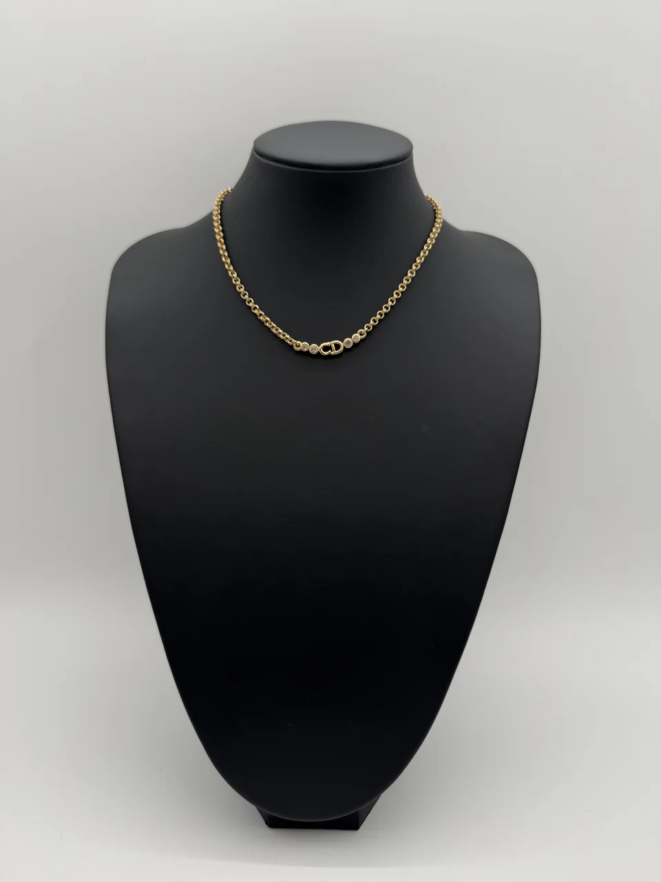 DIOR NECKLACE hover