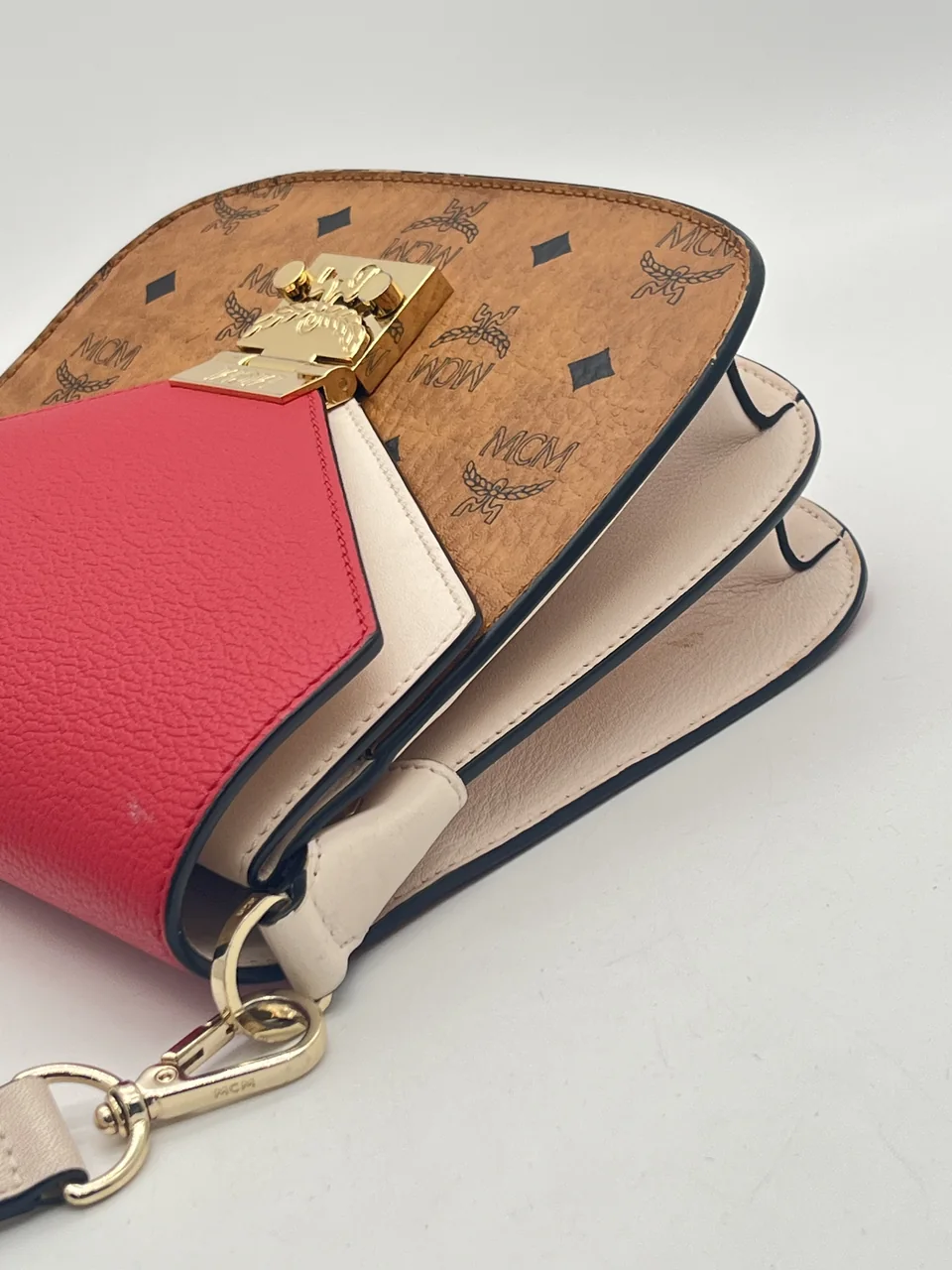 MCM VICETOS SHOULDER BAG view 5