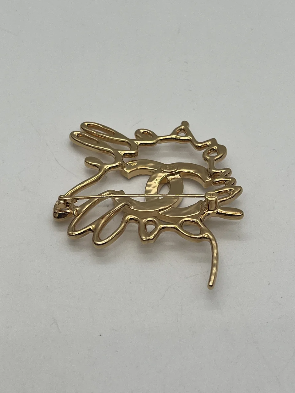 CHANEL BROOCH view 3
