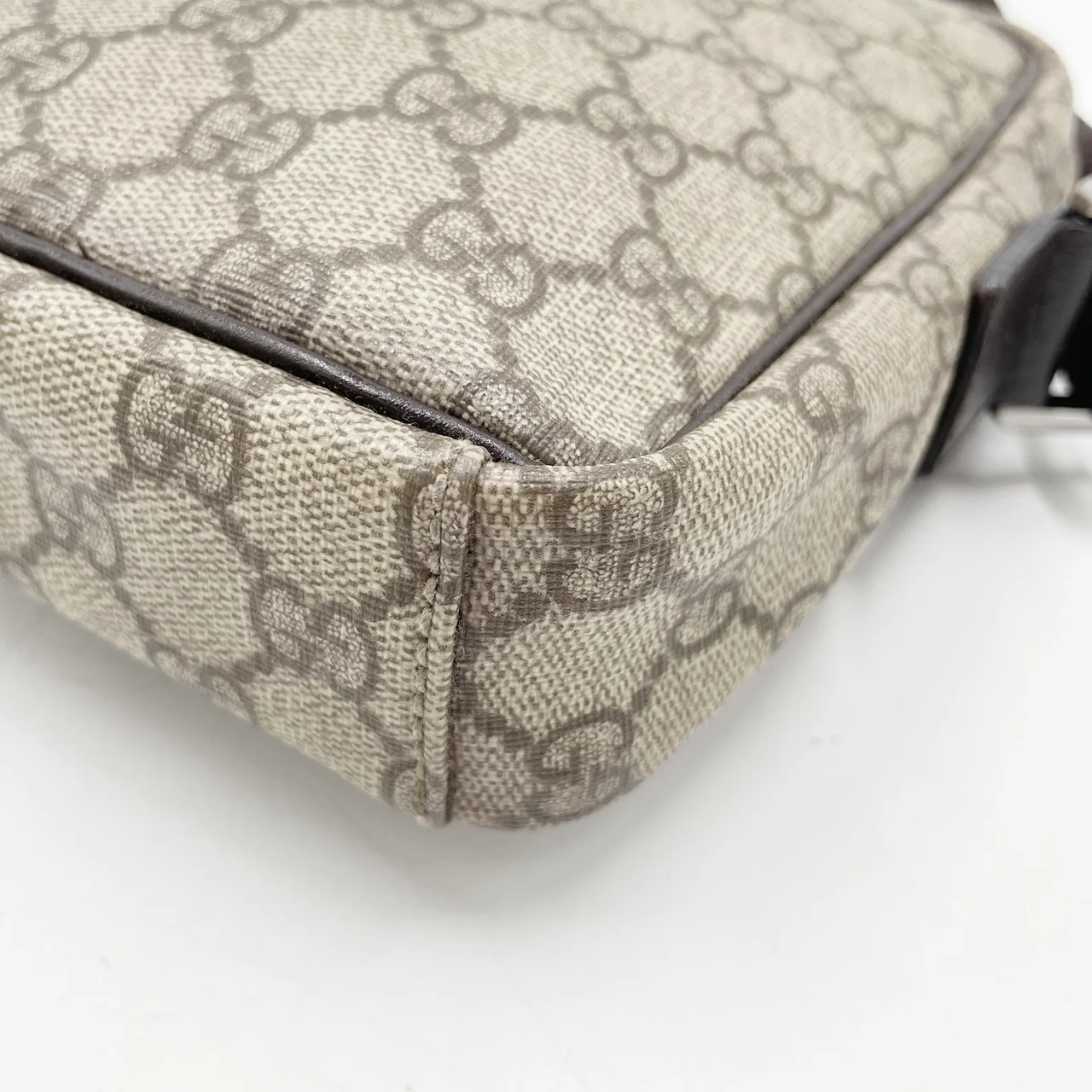 GUCCI GG SUPREME SHOULDER BAG view 4