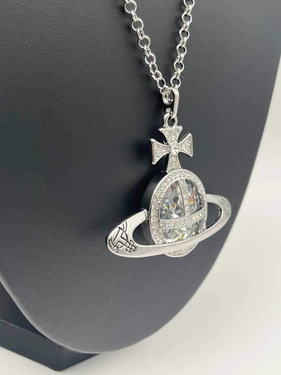 VIVIENNE WESTWOOD ORB NECKLACE view 3