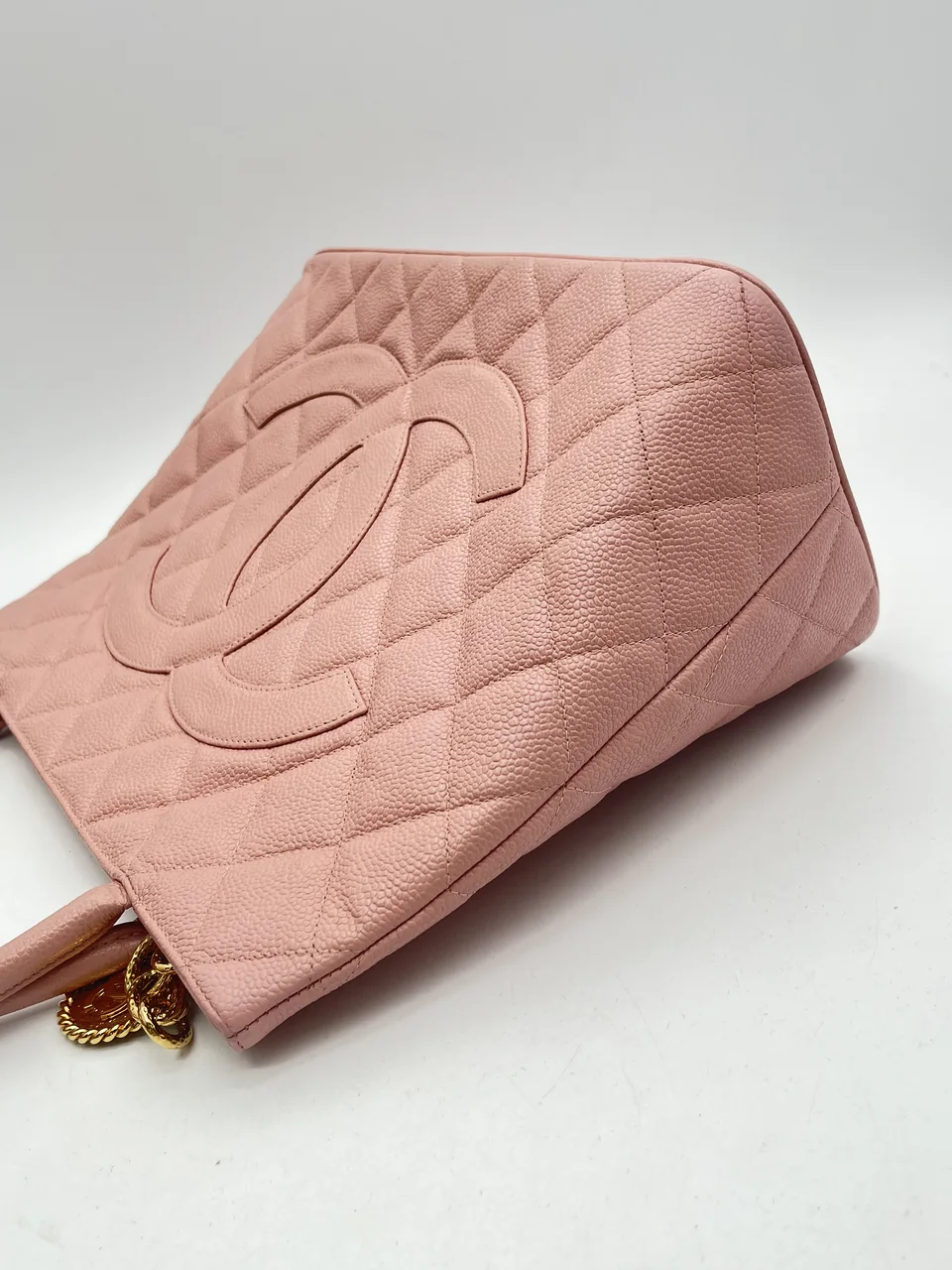 CHANEL CAVIAR RE-RELEASE TOTE BAG (8 SERIAL CODE) view 4