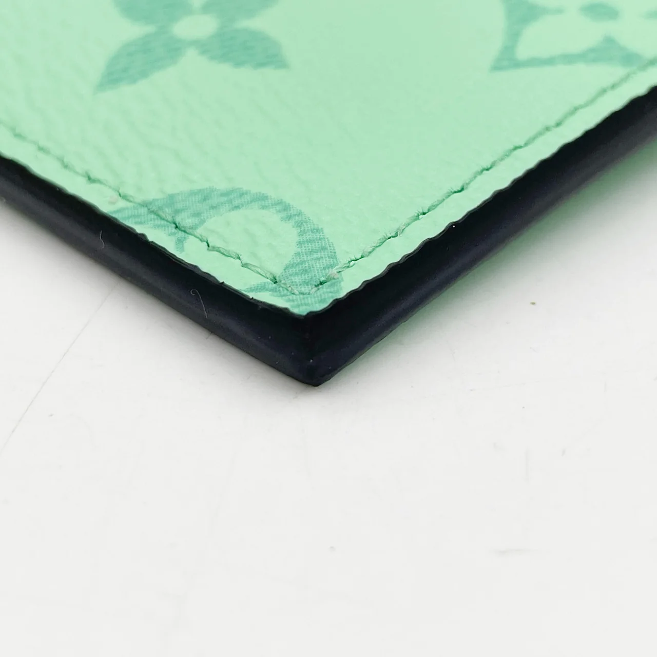 LV TAIGARAMA COIN CARD HOLDER (MINTY GREEN) view 4