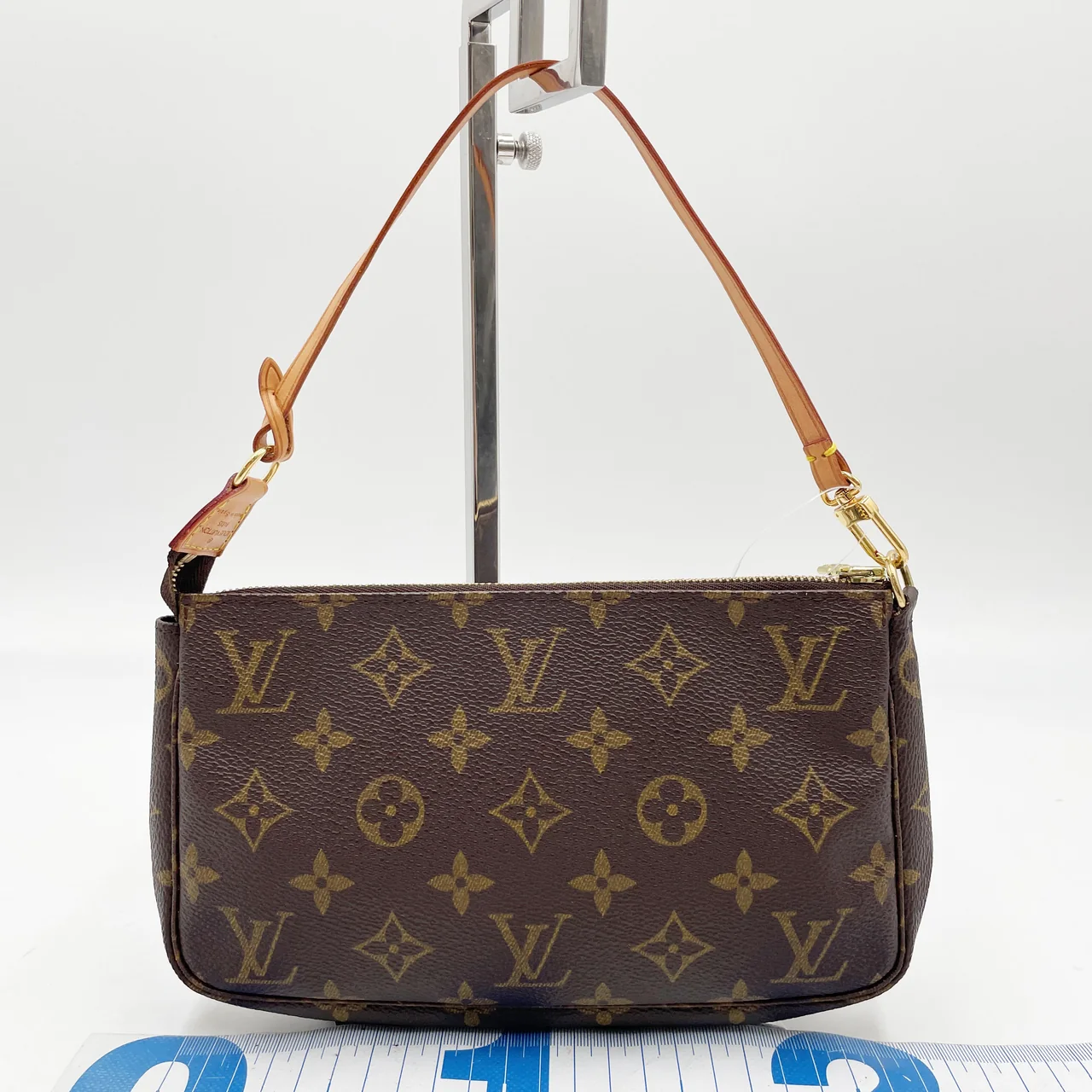 LV MONOGRAM POCHETTE ACCESSOIRE hover