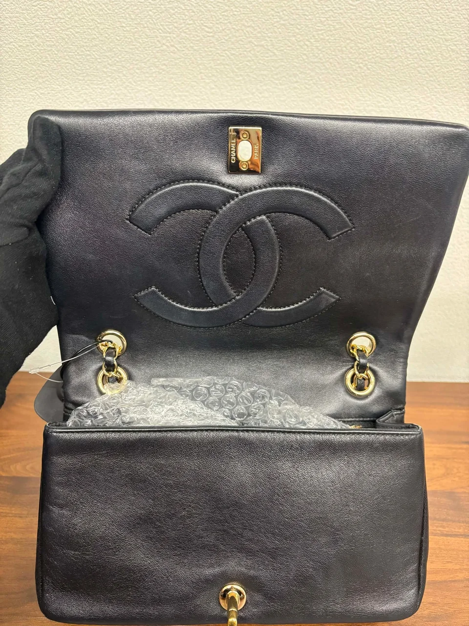 CN-1 ICAICA78 CHANEL CHEVRON PLEATED FLAP - BLACK view 9