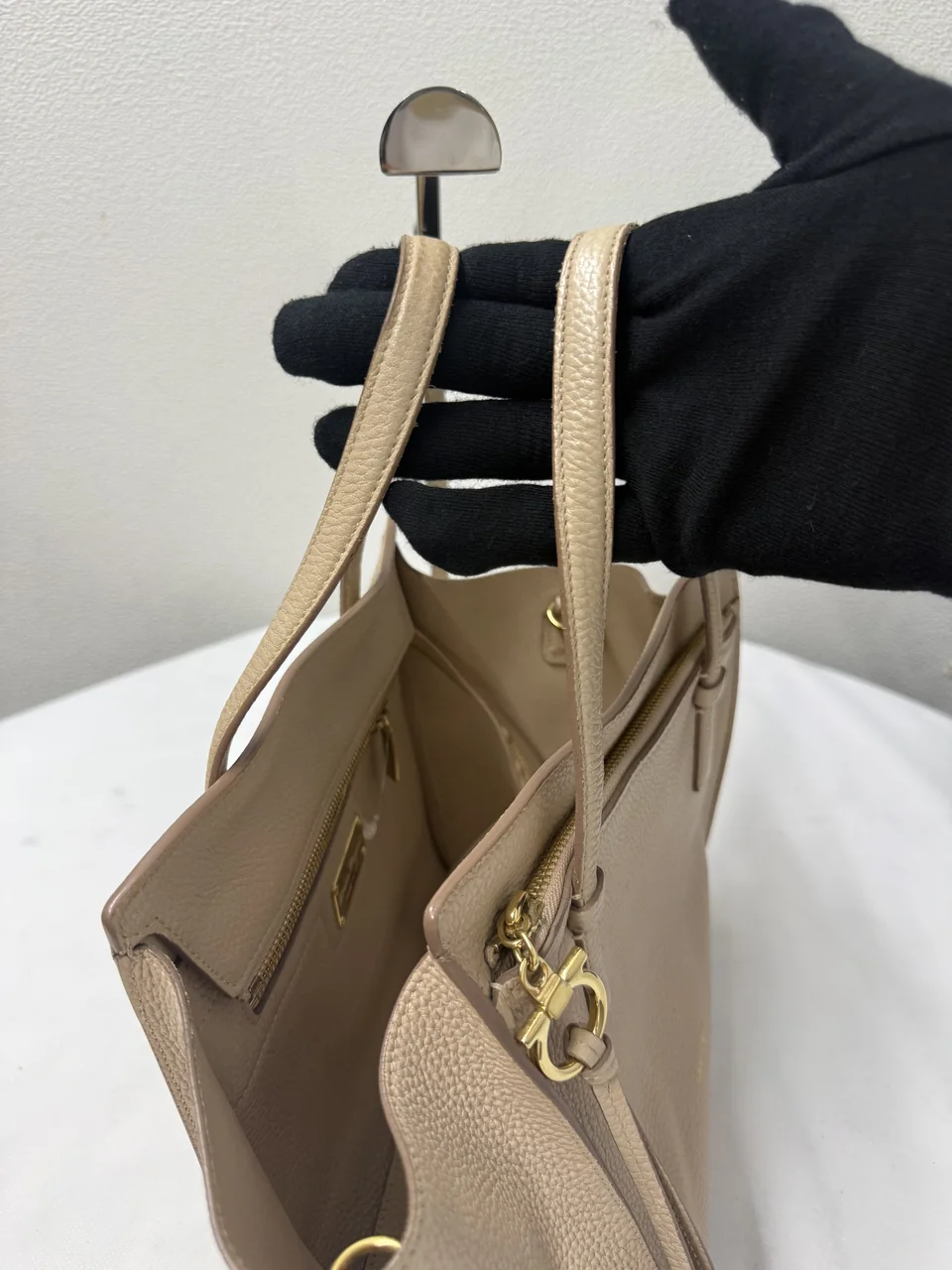 SALVATORE FERRAGAMO BAG view 3