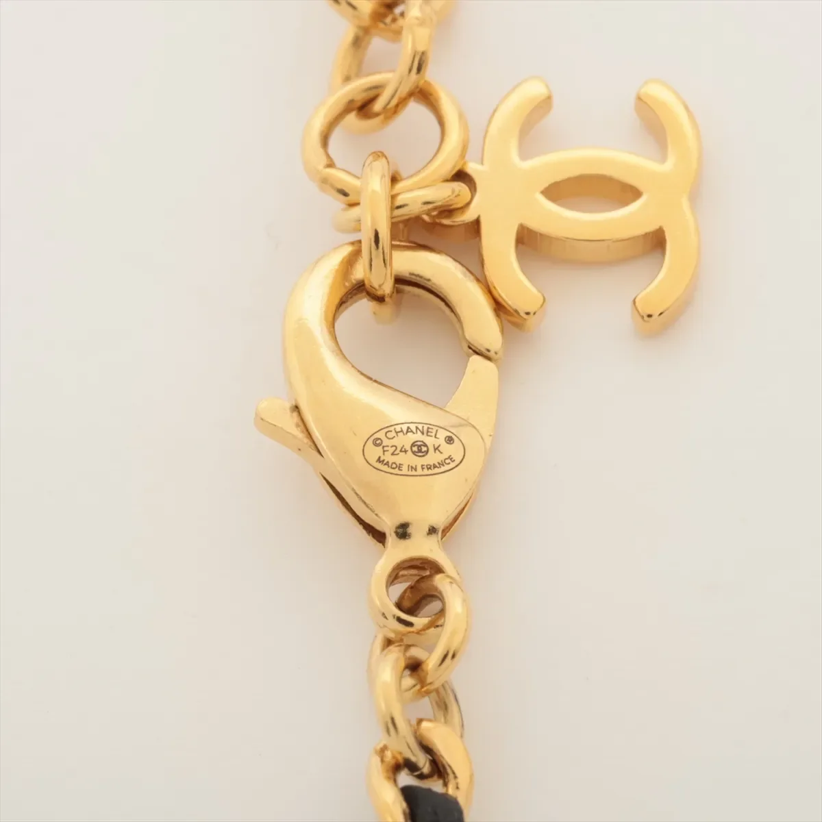 CHANEL COCO MARK NECKLACE view 4