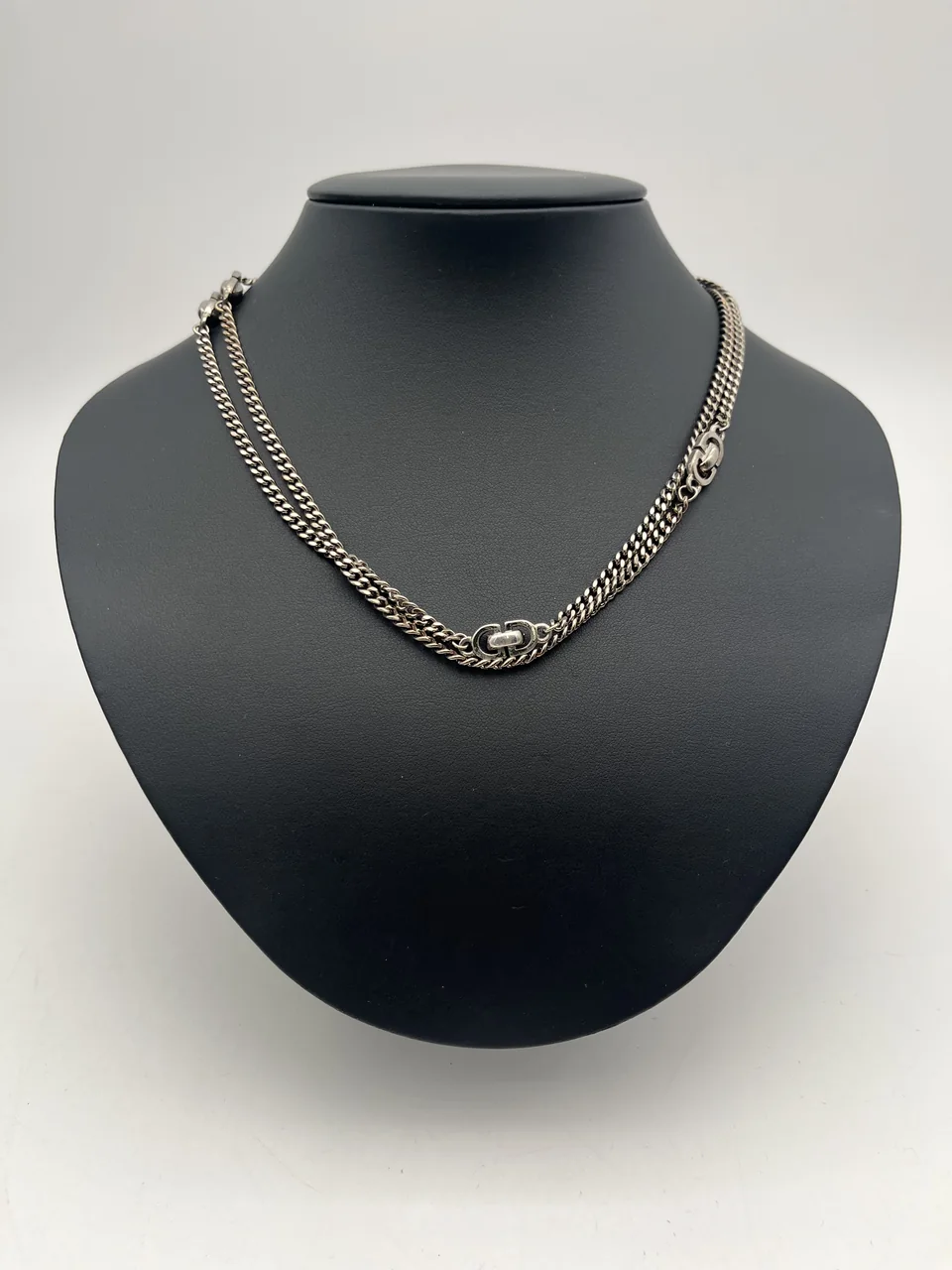 DIOR LONG NECKLACE