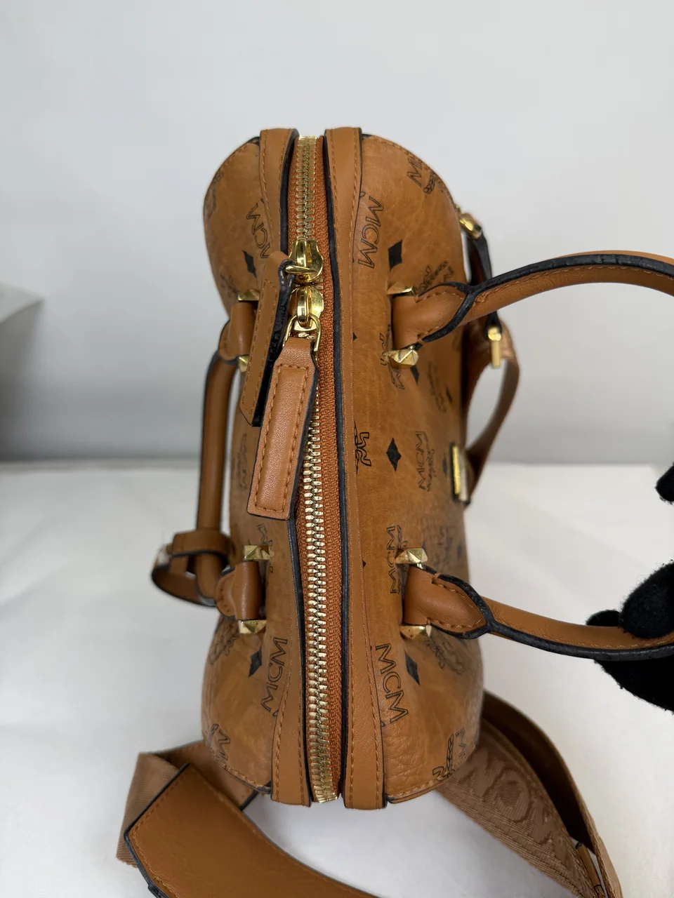 MCM VICETOS HANDBAG (BROWN) view 6