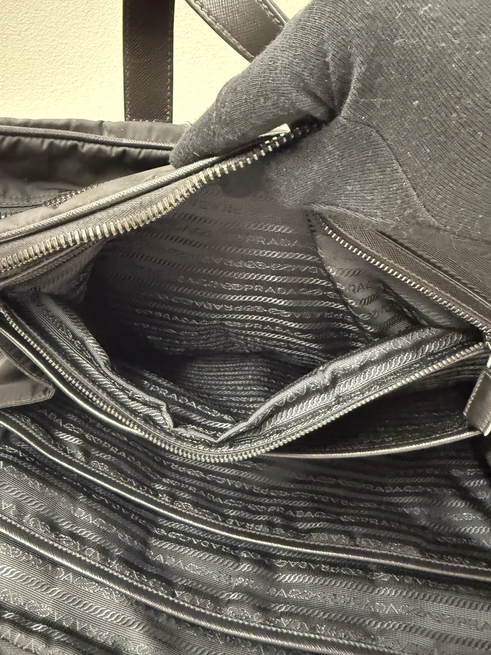 PRADA NYLON TWO-WAY SHOULDER BAG (BLACK) view 12
