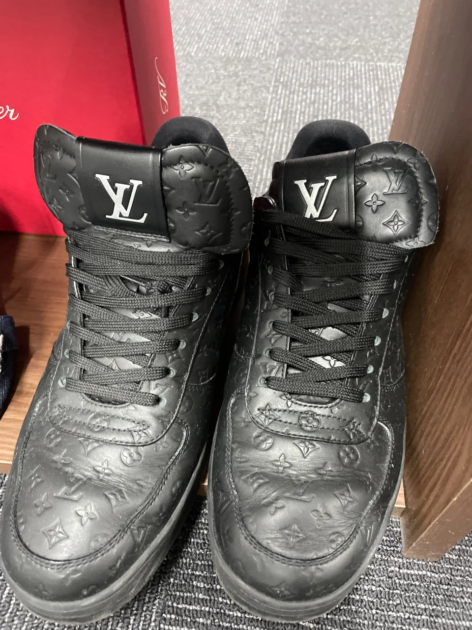 LV RIVOLI SNEAKERS (SIZE 7)
