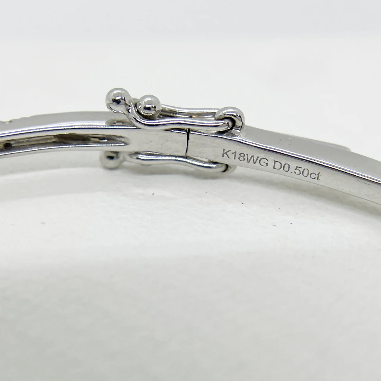 K18WG BANGLE FD0.50CT 5.7G view 6