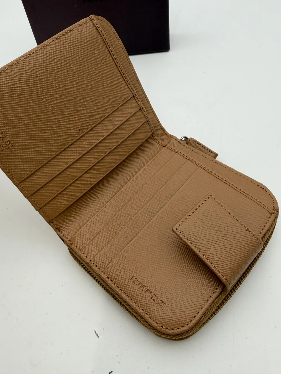 PRADA WALLET view 3