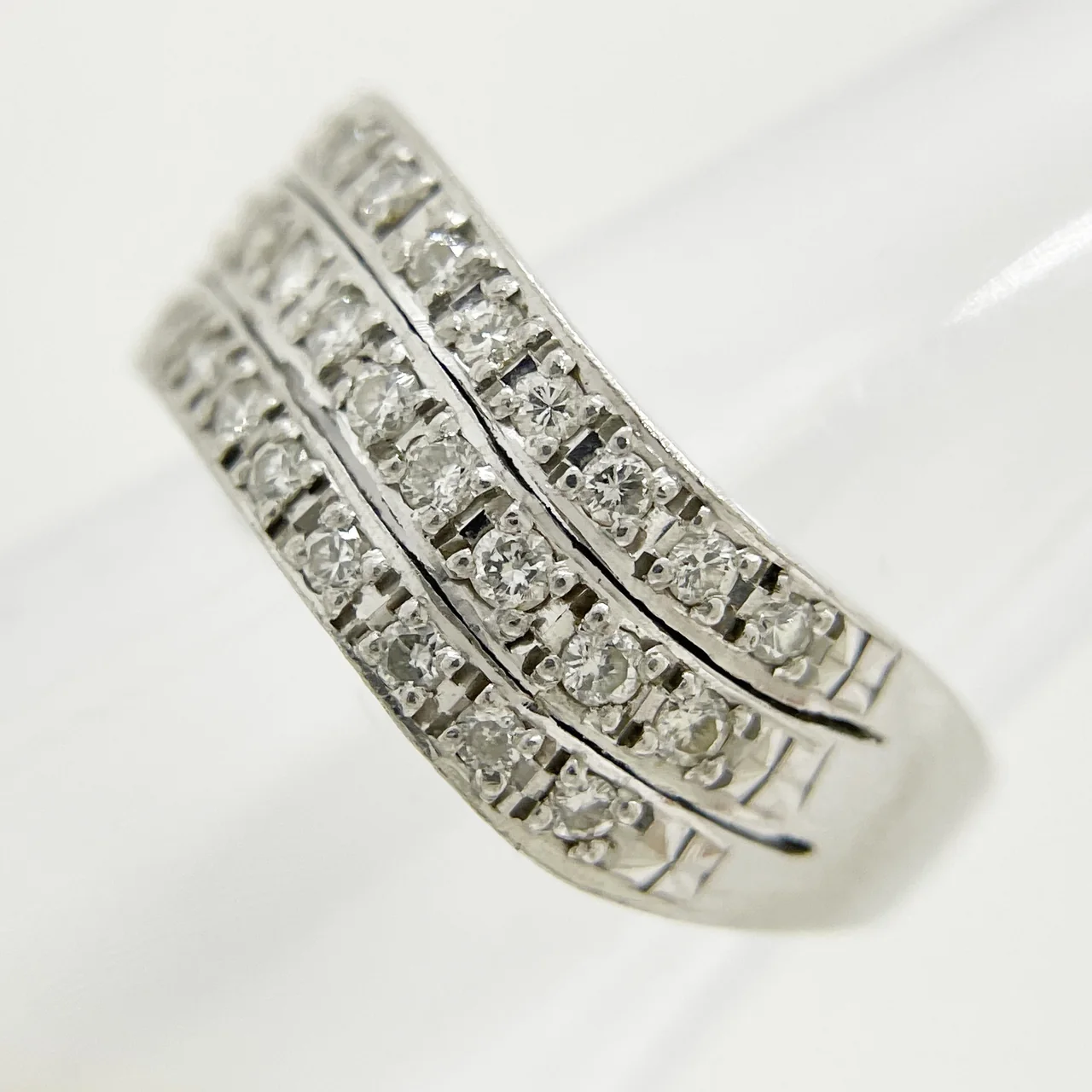 PT900 DIAMOND RING FD0.33CT 5.3G view 5