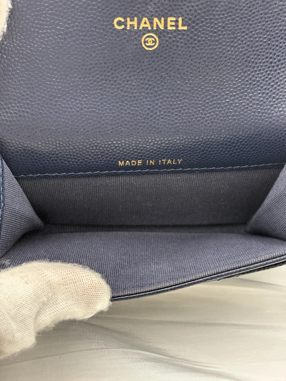 CHANEL CAVIAR CARD CASE (32 SERIAL CODE) view 10