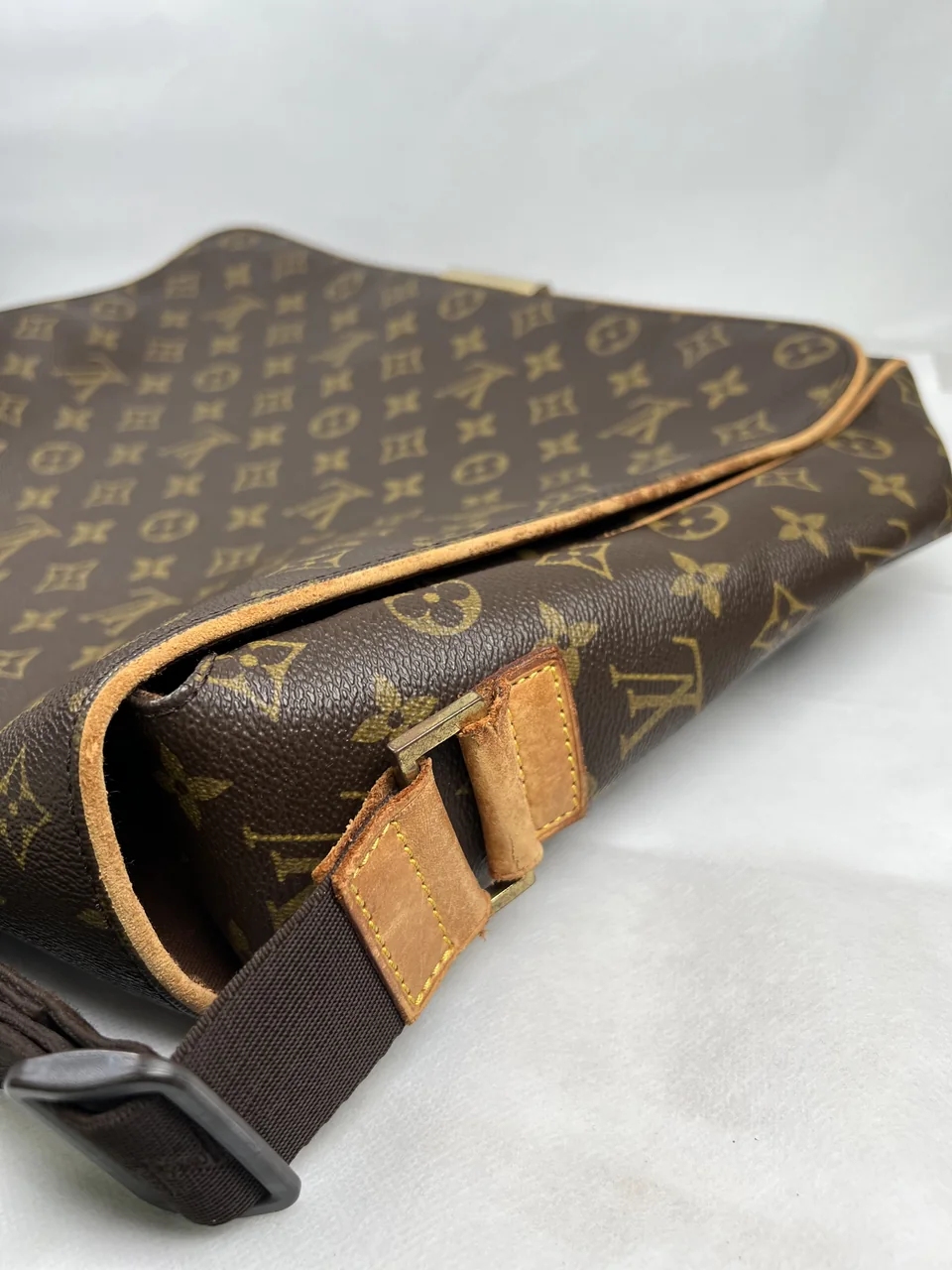 LV MONOGRAM ABBESSES view 7