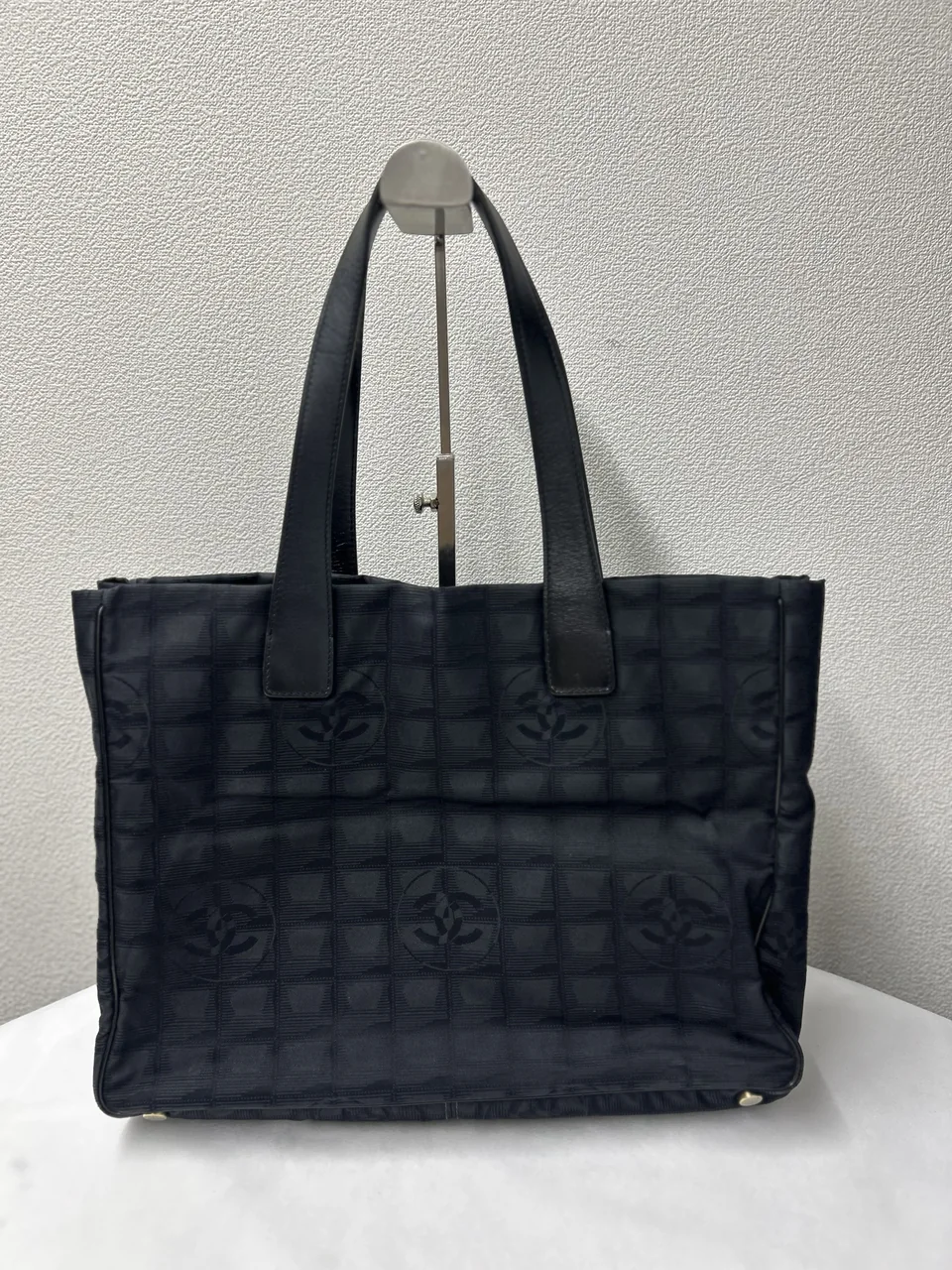 CHANEL NEW TRAVEL LINE TOTE MM (BLACK)