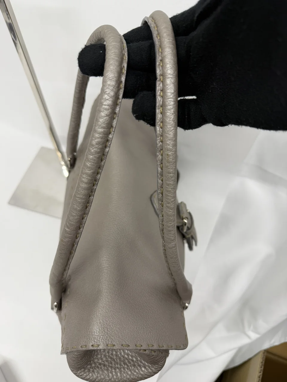 FENDI SELLERIA HANDBAG (GRAY) view 5