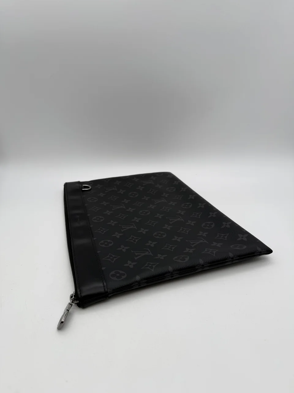 LV POCHETTE DISCOVERIE view 4