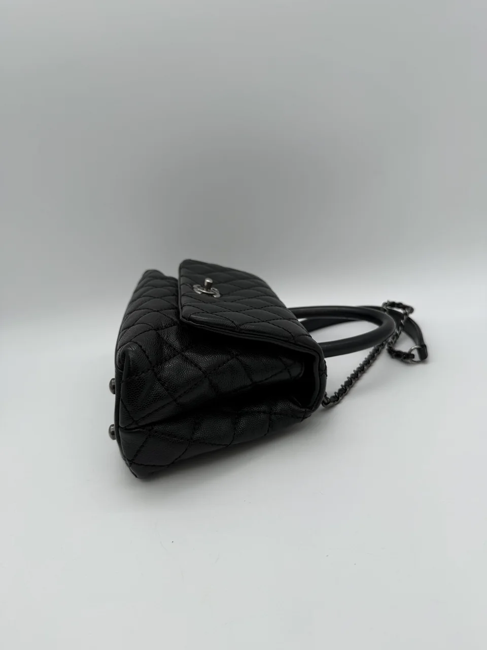 CHANEL CAVIAR COCO HANDE HANDBAG (22 SERIAL CODE) view 7
