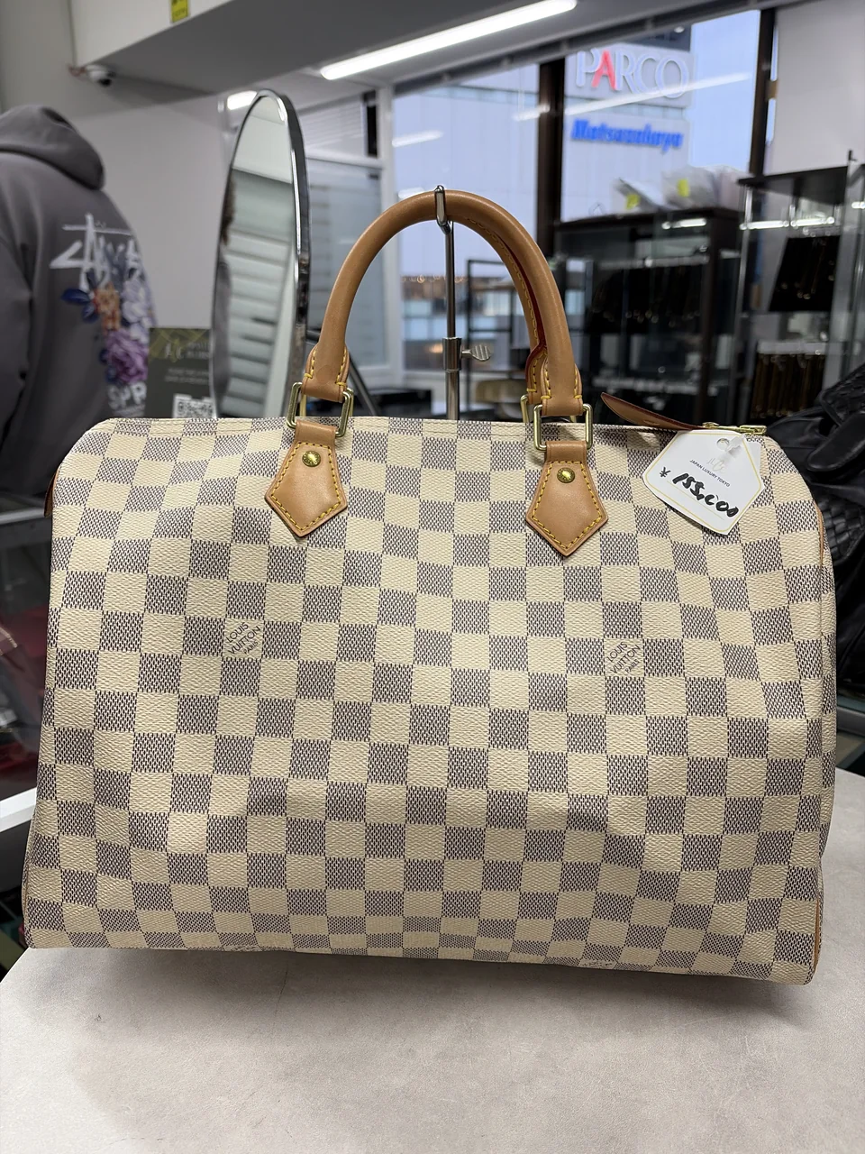 LV AZURE N41369