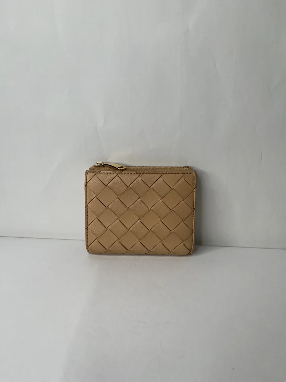 BOTTEGA VENETA BIFOLD WALLET (BEIGE)