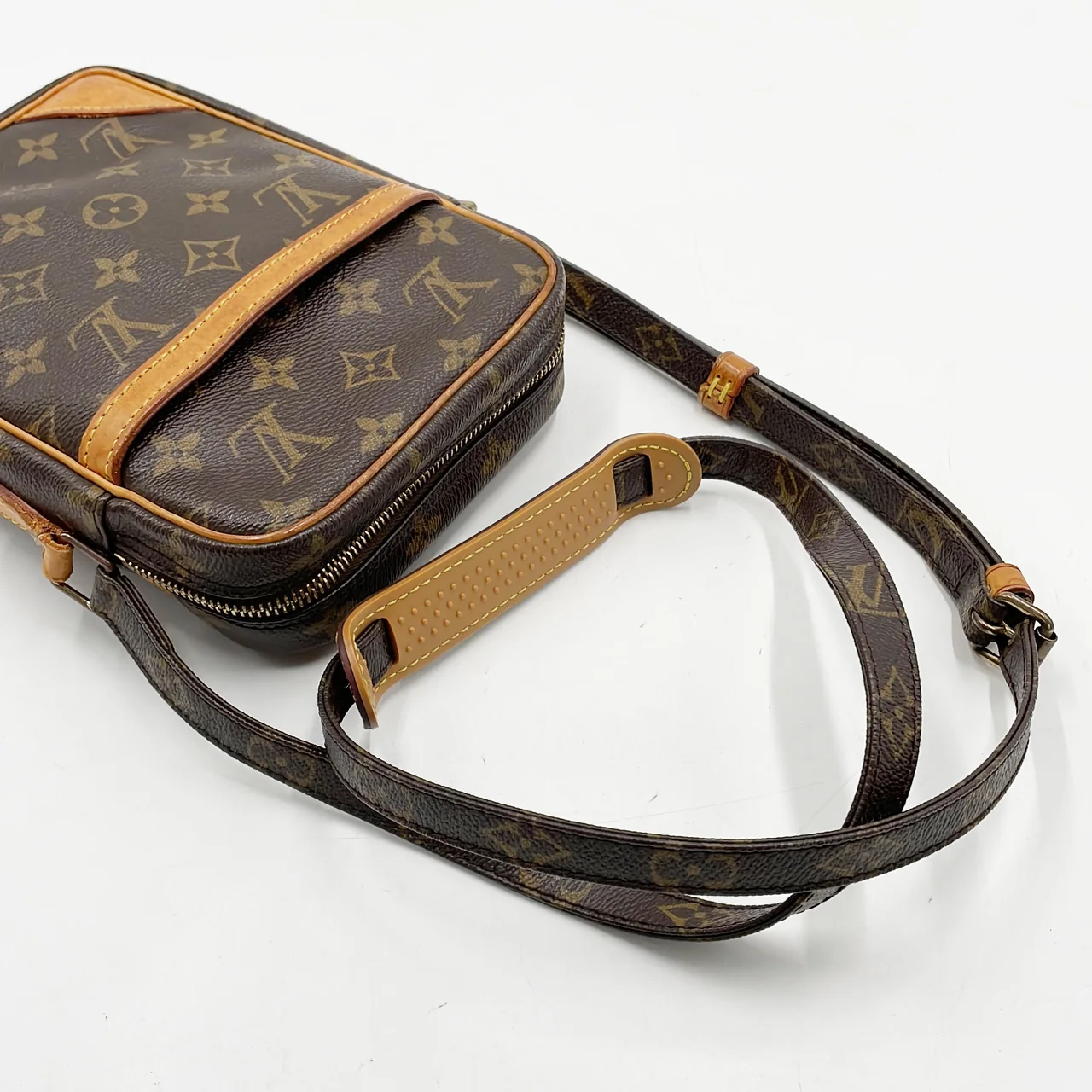 LV MONOGRAM DANUBE view 6