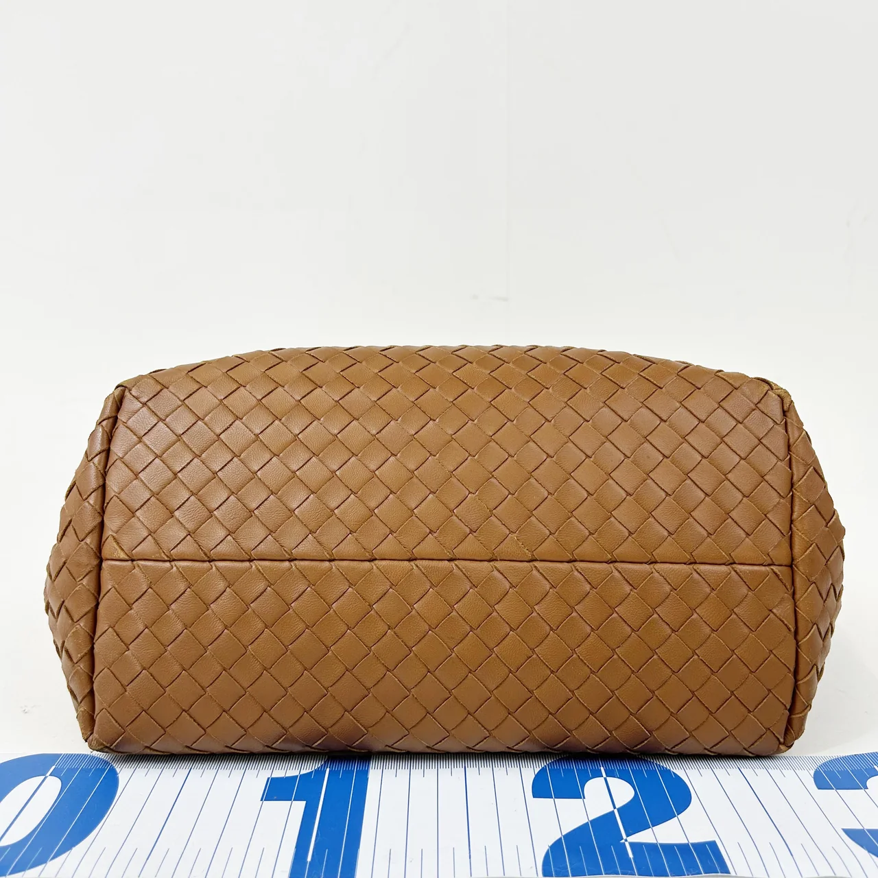 BOTTEGA VENETA INTRECCIATO HANDBAG (BROWN) view 3