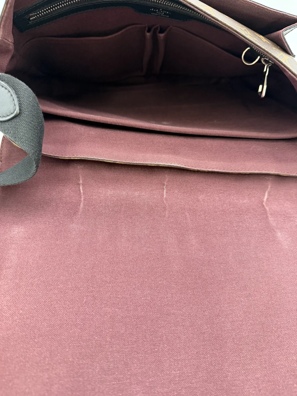 LV MONOGRAM MCARTHUR CLARENCE view 5