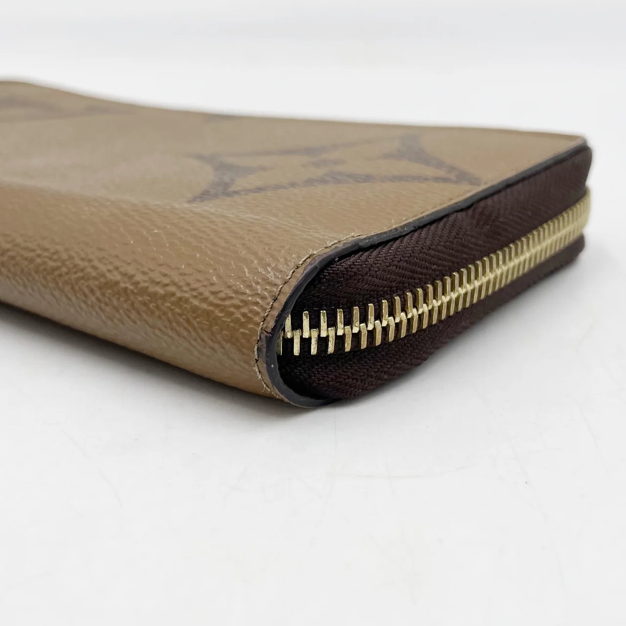 LV JEANT REVERSE ZIPPY WALLET view 6