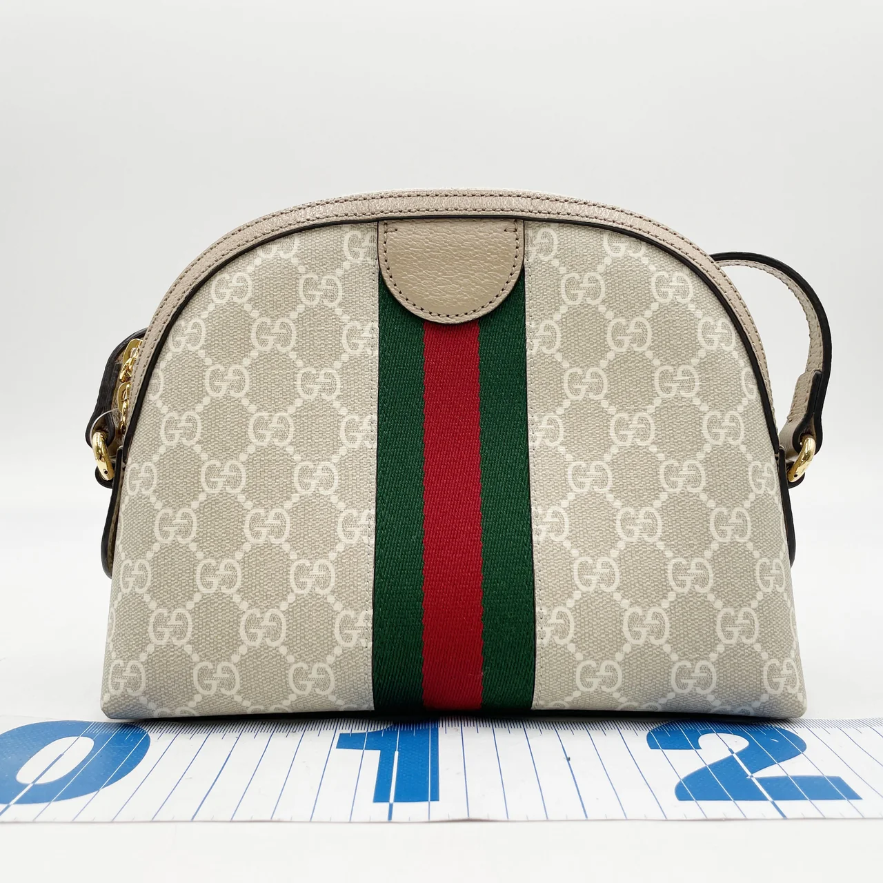 GUCCI GG SUPREME SHOULDER BAG (BEIGE) hover