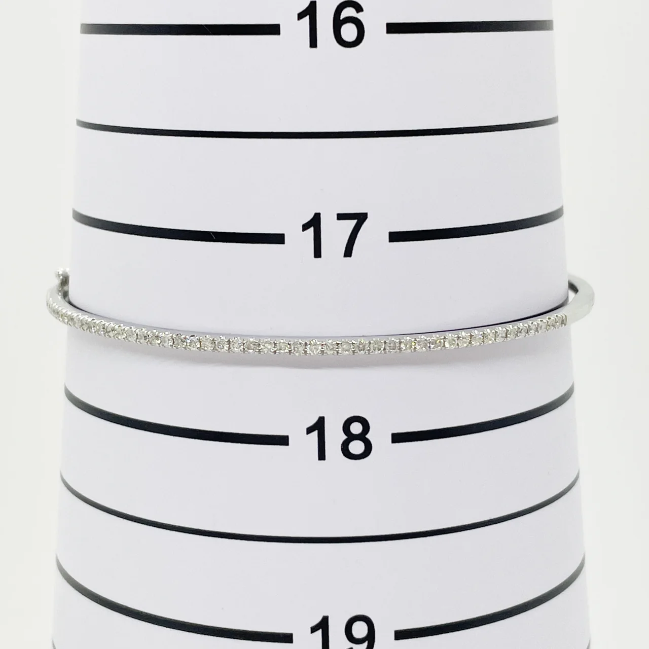 K18WG BANGLE FD0.50CT 5.7G view 9