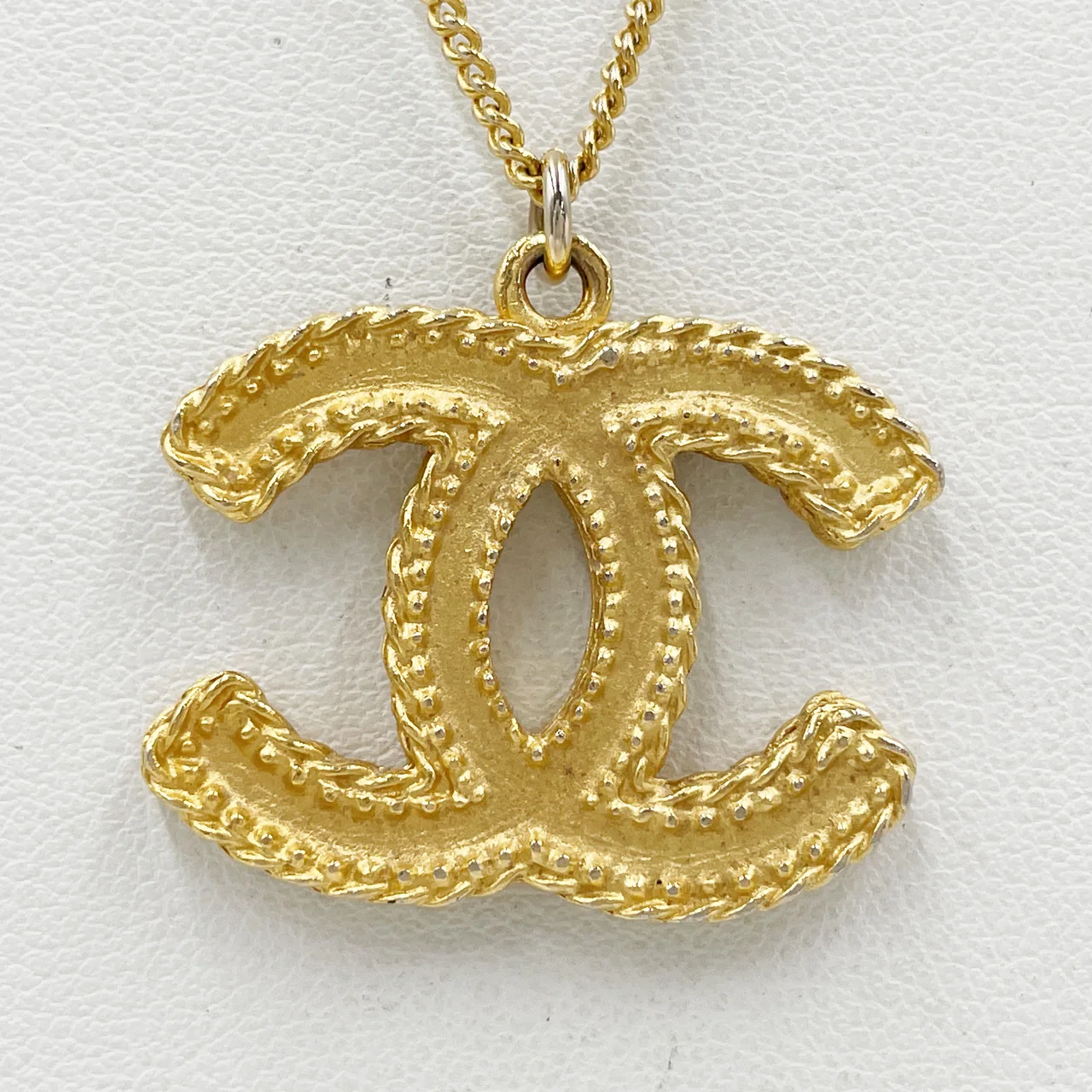 CHANEL NECKLACE