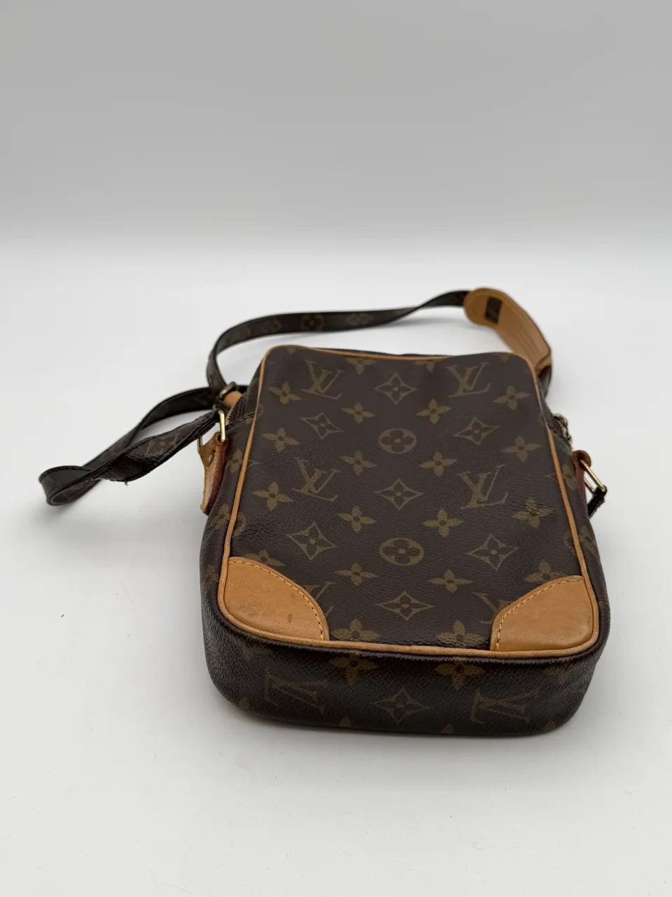 LV MONOGRAM DANUBE view 4
