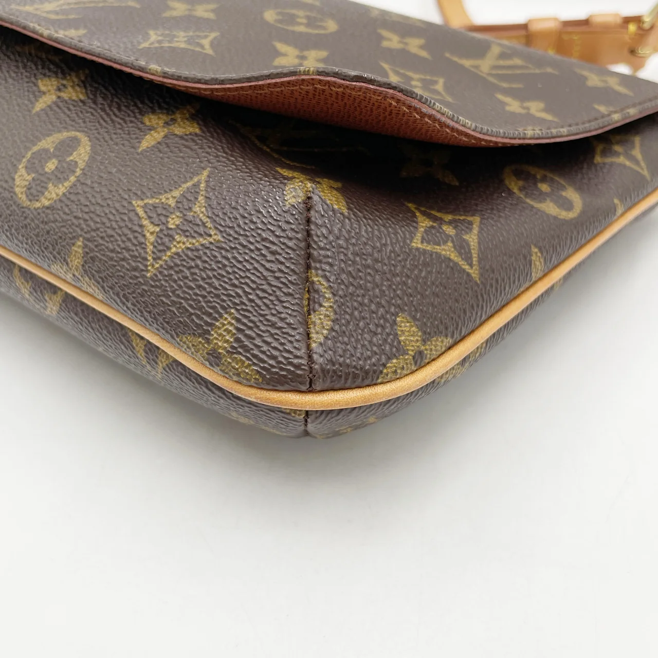 LV MONOGRAM MUSETTE TANGO SHORT view 4
