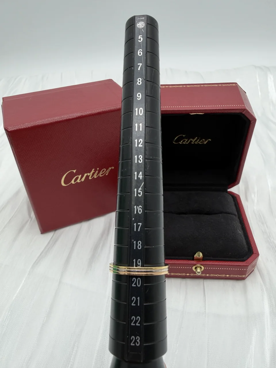 750 CARTIER VENDOME TRICOLOR RING view 4